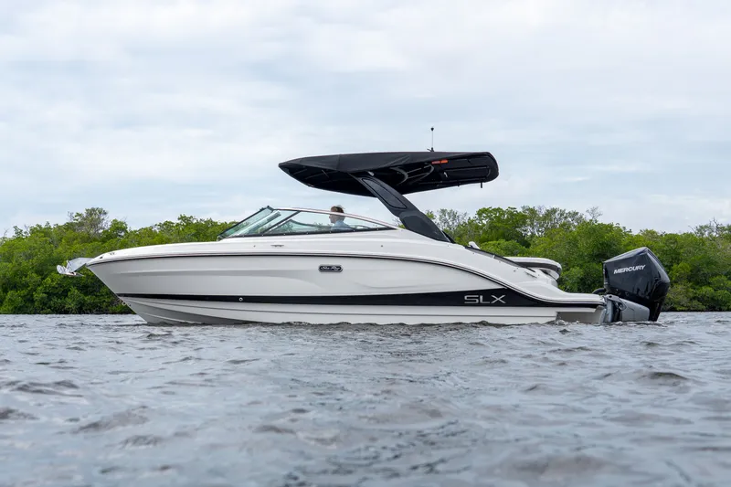 Slide: The Image of Sea Ray SLX 260 Outboard 2026 - 25