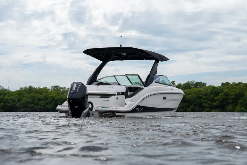 Slide: The Image of Sea Ray SLX 260 Outboard 2026 - 3