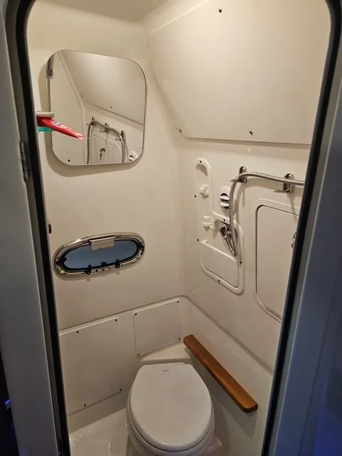 Slide: The Image of Boston Whaler 380 OUTRAGE 2021 - 27