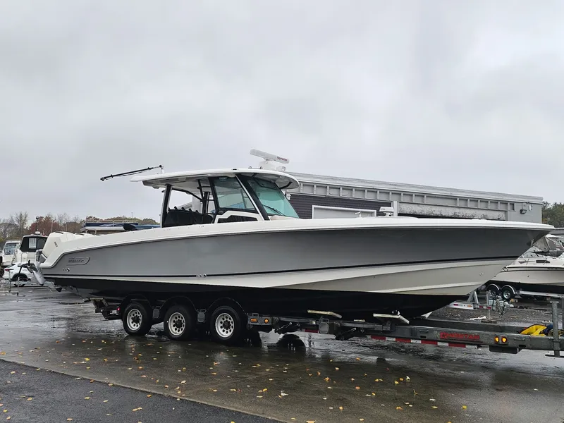 Slide: The Image of Boston Whaler 380 OUTRAGE 2021 - 3