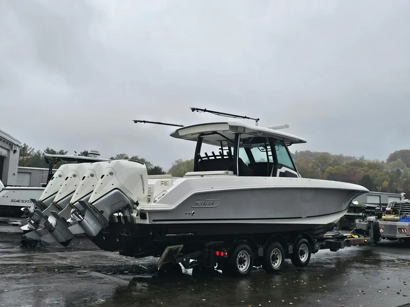 Slide: The Image of Boston Whaler 380 OUTRAGE 2021 - 5