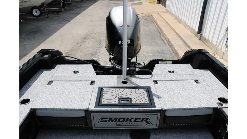 Slide: The Image of Smoker Craft Adventurer 178 DC 2025 - 16