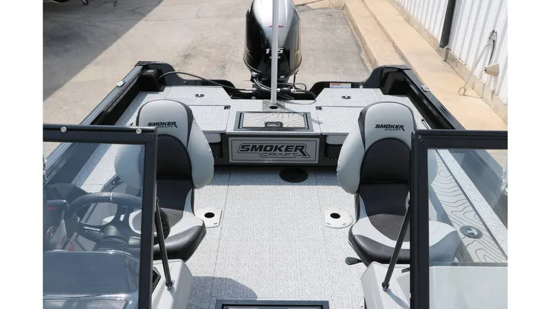 Slide: The Image of Smoker Craft Adventurer 178 DC 2025 - 23