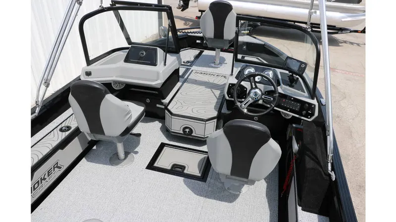 Slide: The Image of Smoker Craft Adventurer 178 DC 2025 - 26