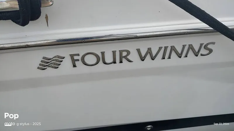 Slide: The Image of Four Winns V305 2011 - 16767109