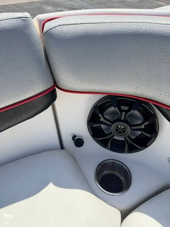 Slide: The Image of Yamaha 212 SS 2012 - 16661014