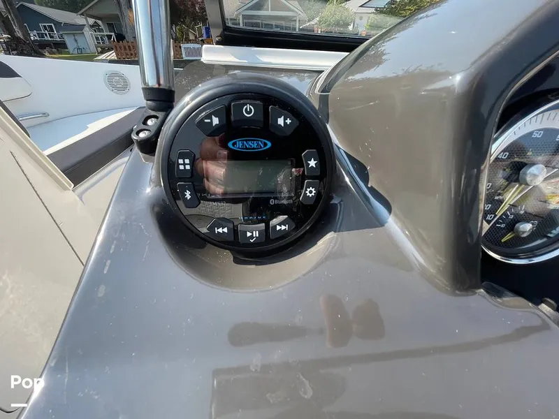 Slide: The Image of Bayliner VR5 BR 2021 - 16664733