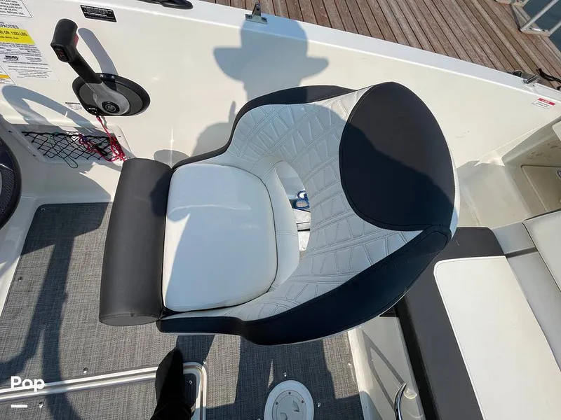 Slide: The Image of Bayliner VR5 BR 2021 - 16664729