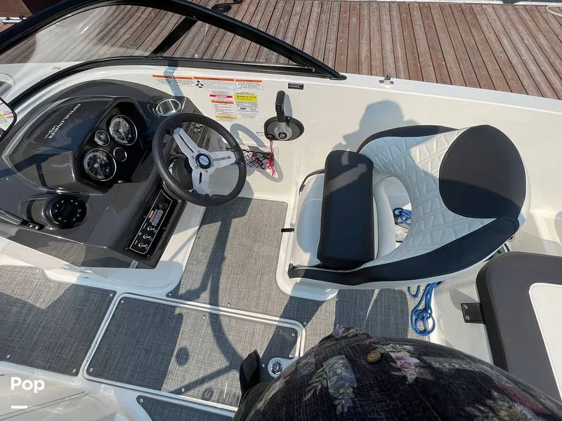 Slide: The Image of Bayliner VR5 BR 2021 - 16664728