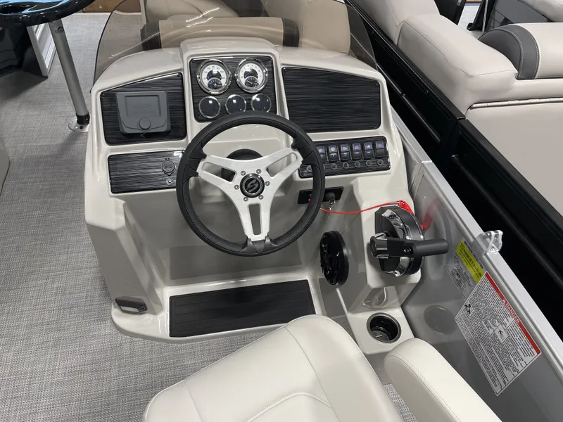 Slide: The Image of Sylvan MIRAGE 822 2025 - 4