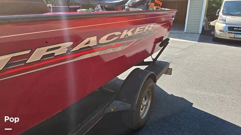 Slide: The Image of Tracker Pro Guide V-175WT 2022 - 16633834