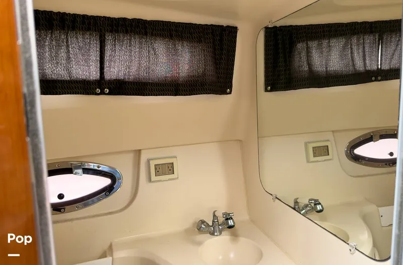 Slide: The Image of Regal 2565 Window Express 2008 - 16626229