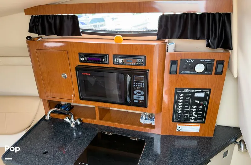 Slide: The Image of Regal 2565 Window Express 2008 - 16626199