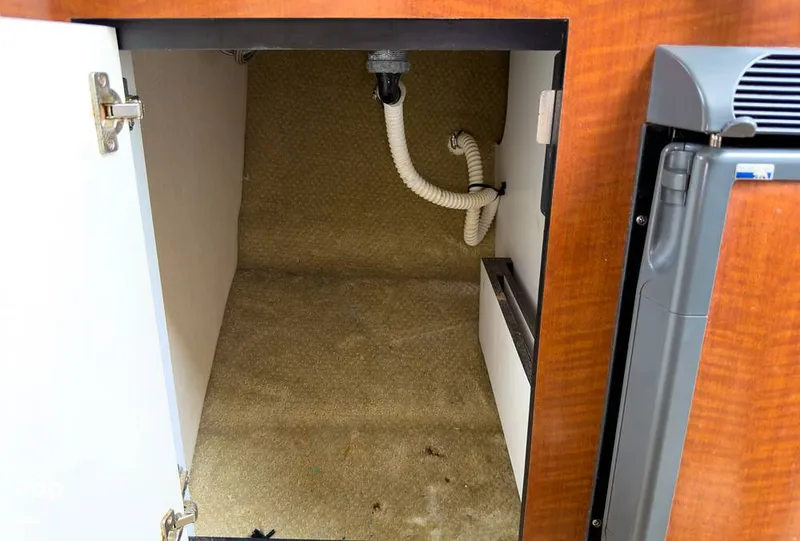 Slide: The Image of Sea Ray 280 Sundancer 2004 - 16627878