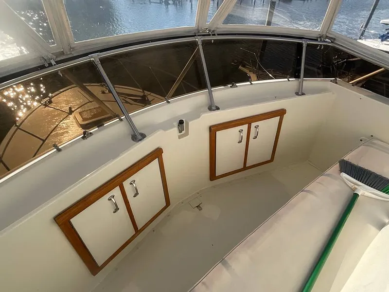 Slide: The Image of Hatteras 36 Convertible 1985 - 16619595