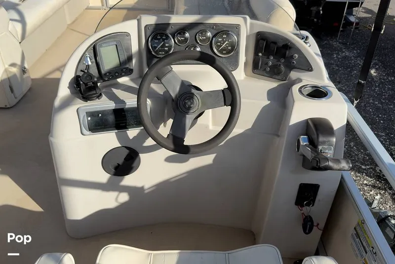 Slide: The Image of Cockpit Seating - 16640184