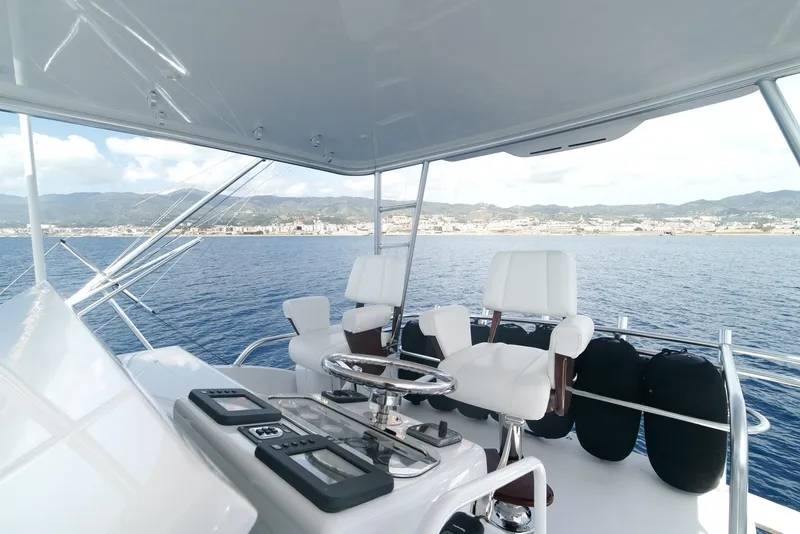 Slide: The Image of Hatteras 54 Convertible 2011 - 10