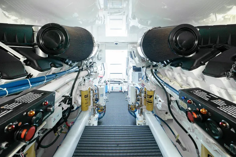 Slide: The Image of Hatteras 54 Convertible 2011 - 31