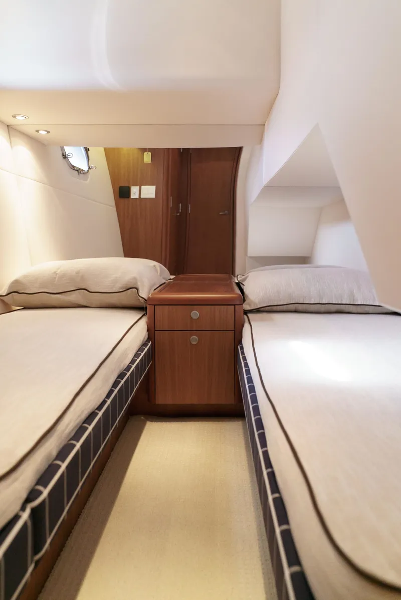 Slide: The Image of Hatteras 54 Convertible 2011 - 28