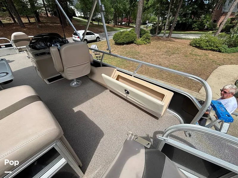 Slide: The Image of Sun Tracker 24 DXL fishing barge XP3 2015 - 16682675