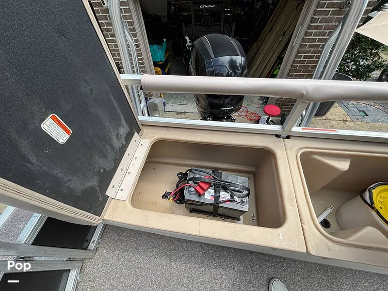 Slide: The Image of Sun Tracker 24 DXL fishing barge XP3 2015 - 16682657