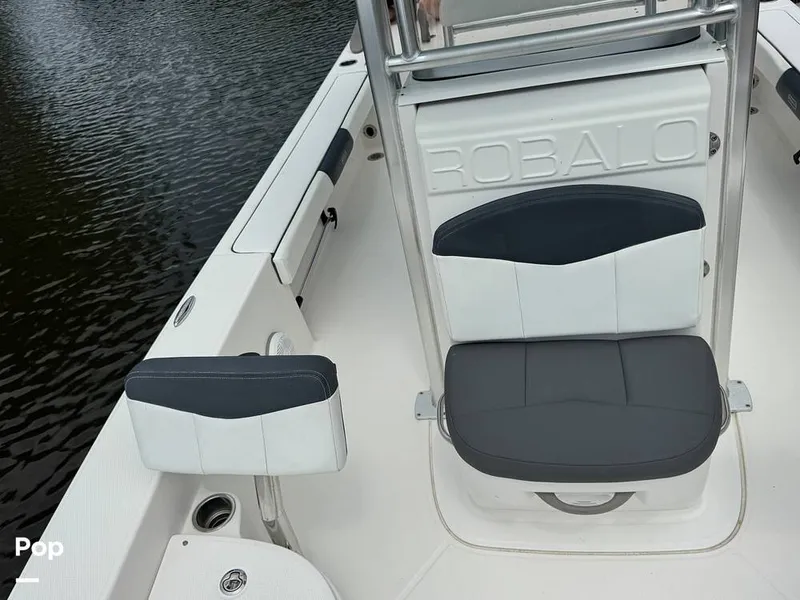 Slide: The Image of Robalo 226 Cayman 2019 - 16657786