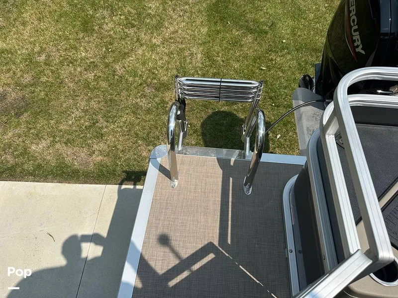 Slide: The Image of Tracker Fishin' 20 Barge DLX 2025 - 16629613