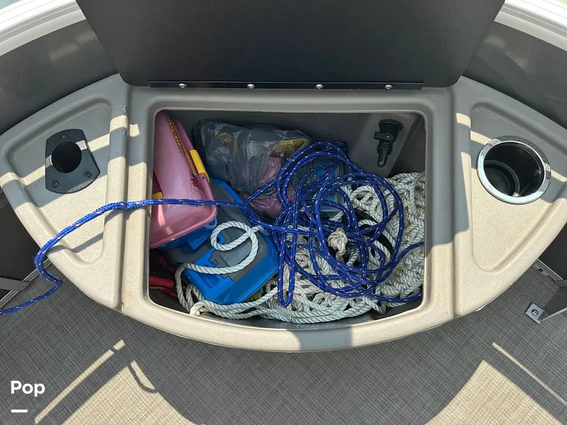 Slide: The Image of Tracker Fishin' 20 Barge DLX 2025 - 16629624