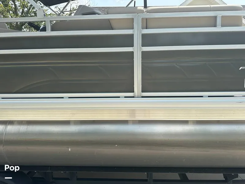 Slide: The Image of Tracker Fishin' 20 Barge DLX 2025 - 16629659