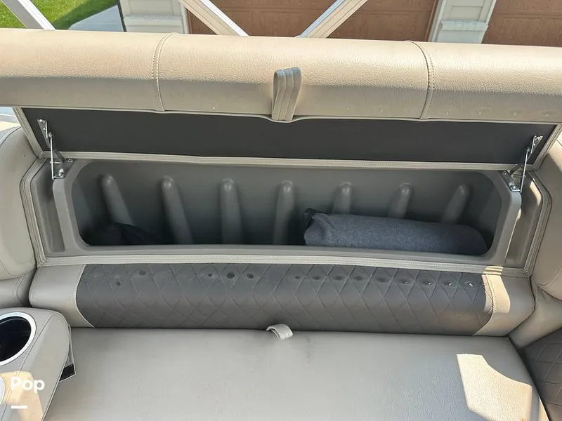 Slide: The Image of Tracker Fishin' 20 Barge DLX 2025 - 16629619