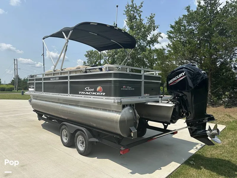 Slide: The Image of Tracker Fishin' 20 Barge DLX 2025 - 16629636
