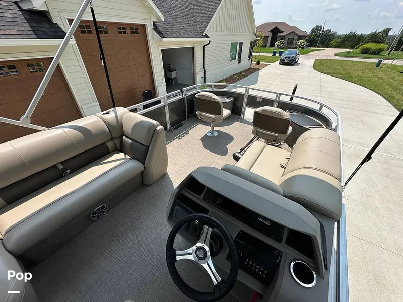 Slide: The Image of Tracker Fishin' 20 Barge DLX 2025 - 16629598