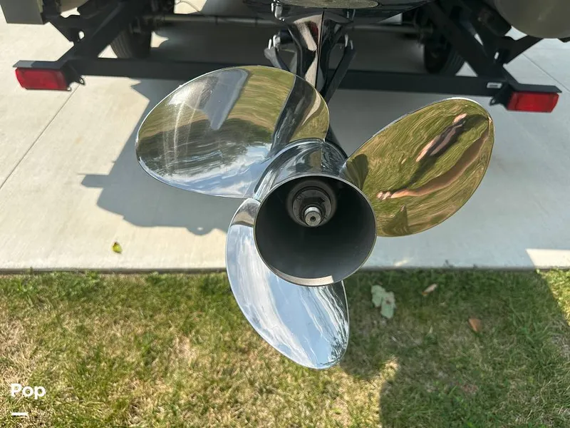 Slide: The Image of Tracker Fishin' 20 Barge DLX 2025 - 16629656