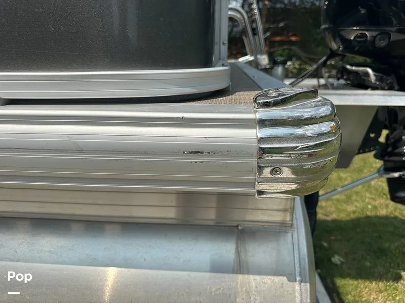 Slide: The Image of Tracker Fishin' 20 Barge DLX 2025 - 16629669