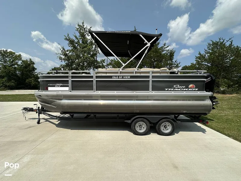 Slide: The Image of Tracker Fishin' 20 Barge DLX 2025 - 16629635