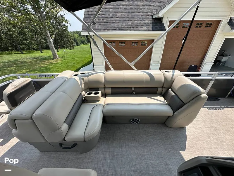 Slide: The Image of Tracker Fishin' 20 Barge DLX 2025 - 16629597