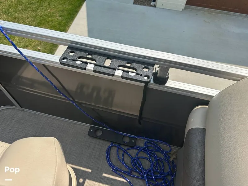 Slide: The Image of Tracker Fishin' 20 Barge DLX 2025 - 16629627