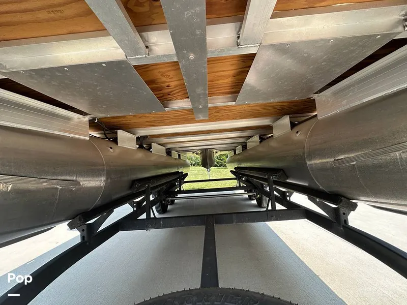Slide: The Image of Tracker Fishin' 20 Barge DLX 2025 - 16629664