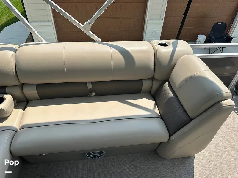 Slide: The Image of Tracker Fishin' 20 Barge DLX 2025 - 16629599