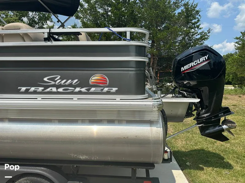 Slide: The Image of Tracker Fishin' 20 Barge DLX 2025 - 16629646