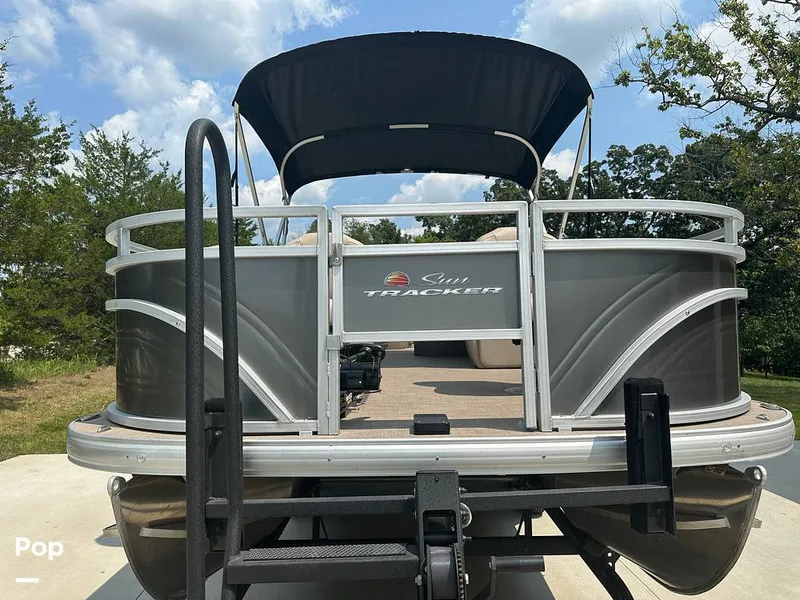 Slide: The Image of Tracker Fishin' 20 Barge DLX 2025 - 16629665