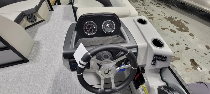 Slide: The Image of Harris 210 Cruiser 2025 - 2