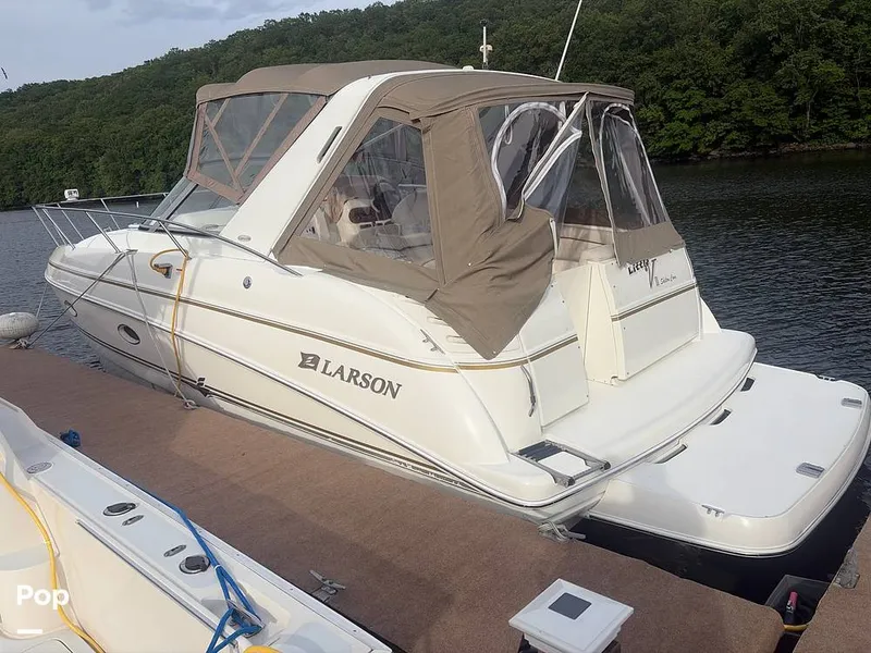The Image of Larson 330 MID CABIN 2004 - 16662271