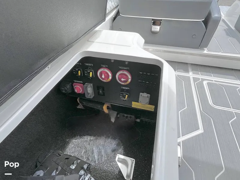 Slide: The Image of Battery Switches - 16722750