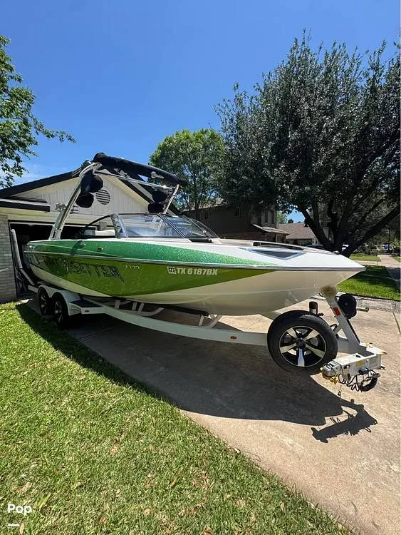 Slide: The Image of Malibu 23 LSV Wakesetter 2013 - 16652365