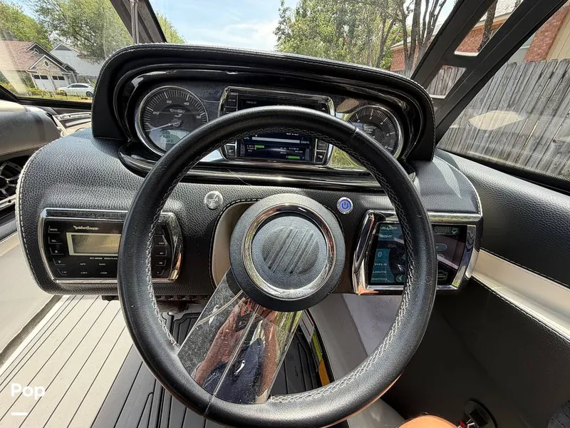 Slide: The Image of Malibu 23 LSV Wakesetter 2013 - 16685826