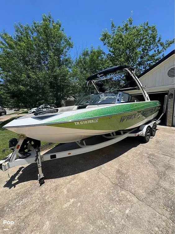 Slide: The Image of Malibu 23 LSV Wakesetter 2013 - 16652360