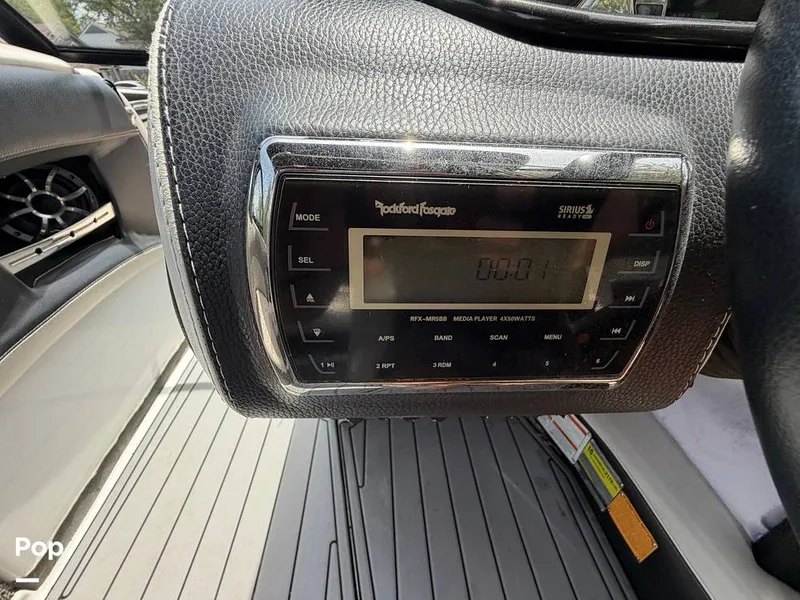 Slide: The Image of Malibu 23 LSV Wakesetter 2013 - 16685824