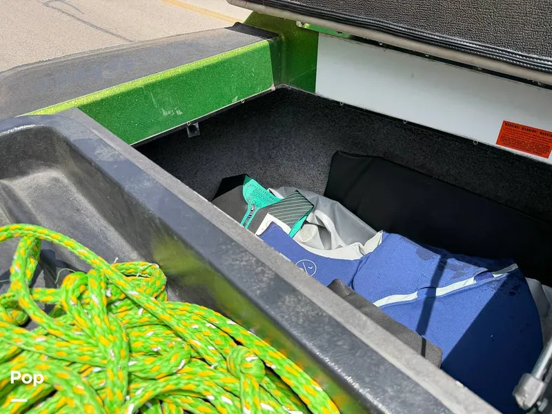 Slide: The Image of Malibu 23 LSV Wakesetter 2013 - 16685787