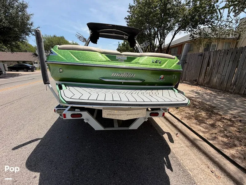 Slide: The Image of Malibu 23 LSV Wakesetter 2013 - 16685749